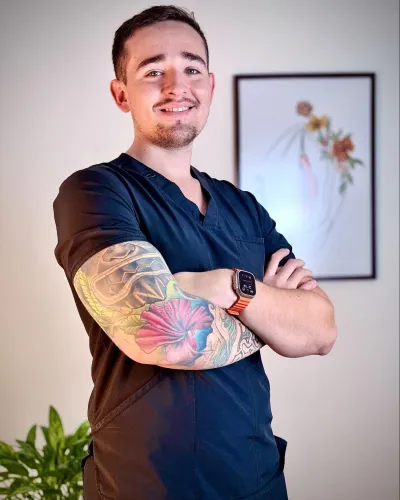 Dr. Andrés Zamora, fisioterapeuta en Clínica Traña Costa Rica.