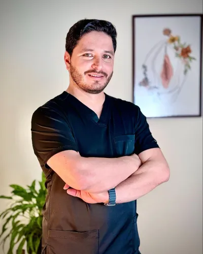 Dr. Óscar Garita, fisioterapeuta en Clínica Traña Costa Rica.