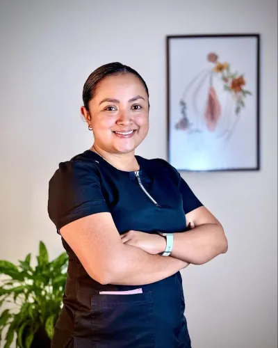 Lic. Yarellys Carrillo, fisioterapeuta en Clínica Traña Costa Rica.