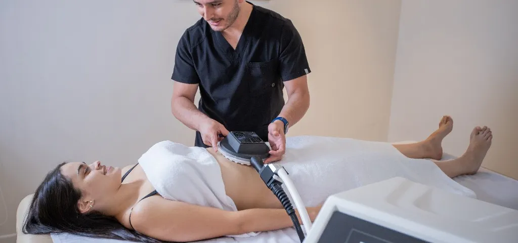 Unidad clínica de lipedema en Clínica Traña — evaluación y tratamiento fisioterapéutico (imagen referencial).
